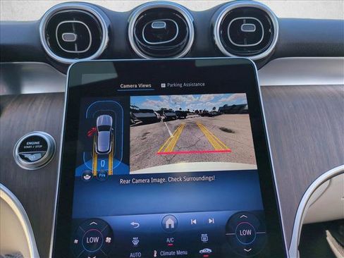 Used 2025 Mercedes-Benz GLC 300 image 13