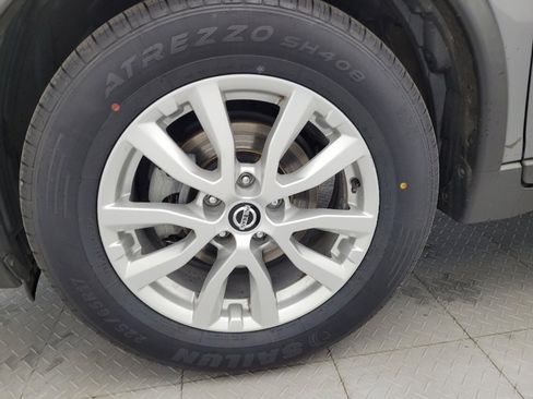 Used 2020 Nissan Rogue SV FWD image 31