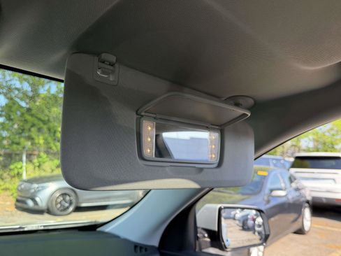 Used 2018 Chevrolet Traverse Premier AWD/4WD image 38