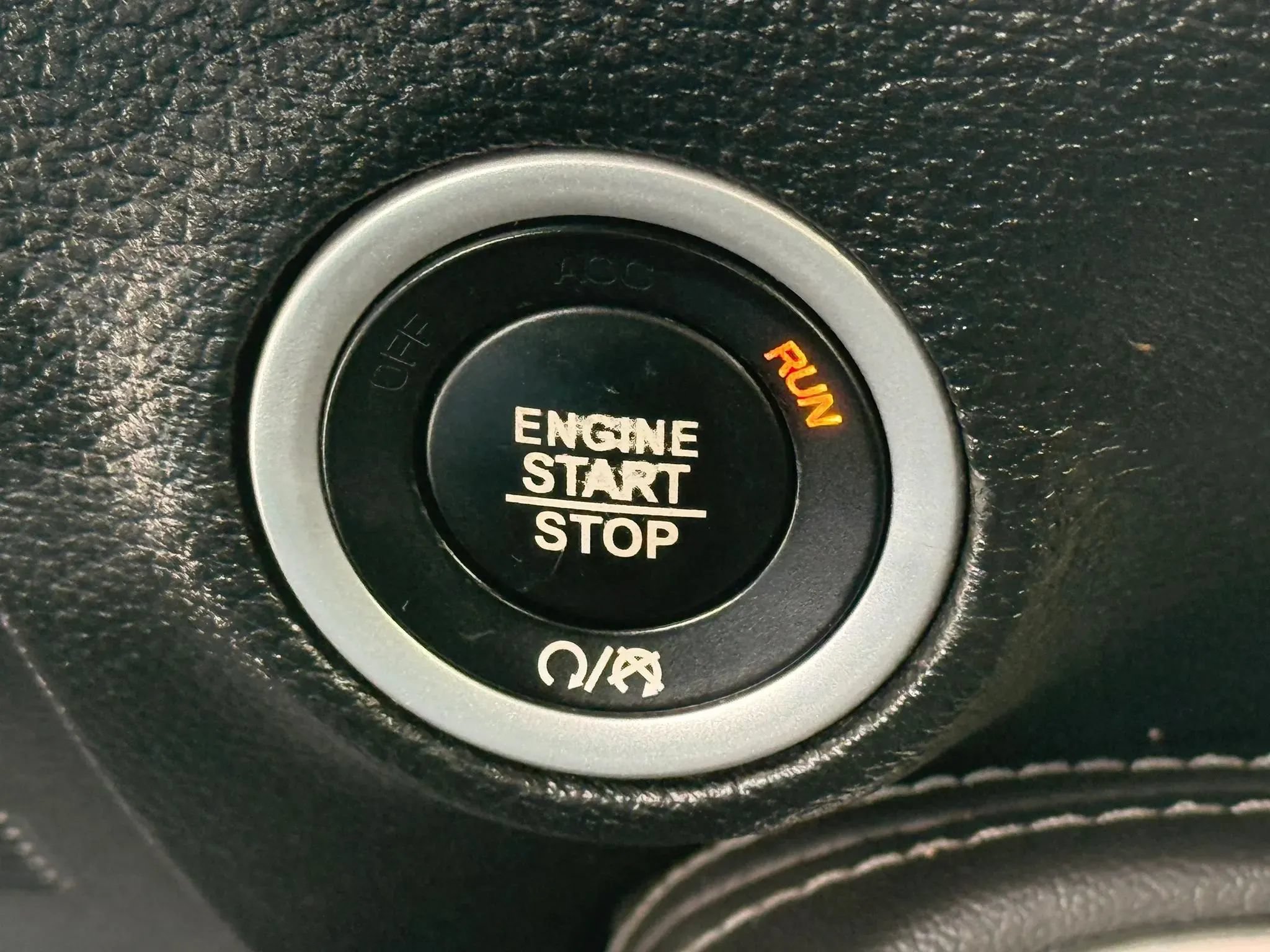 Used 2018 Dodge Challenger SXT RWD image 26