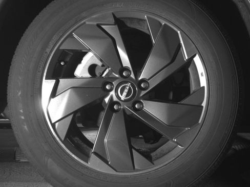 Used 2024 Nissan Rogue SV FWD image 15