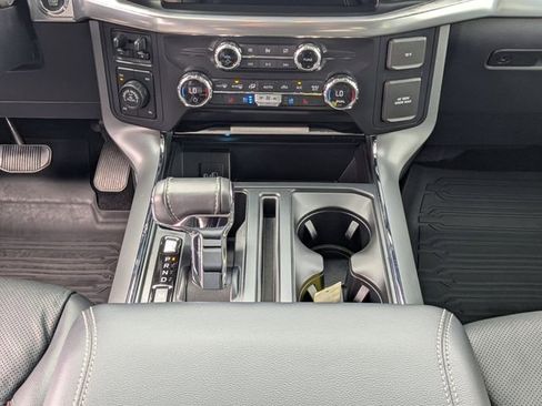 Used 2021 Ford F150 Lariat w/ Trailer Tow Package image 19