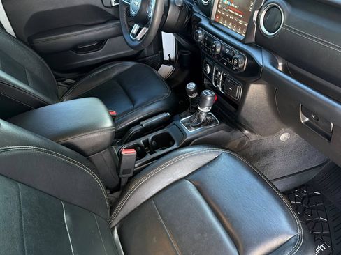 Used 2023 Jeep Wrangler Unlimited Sahara AWD/4WD image 18