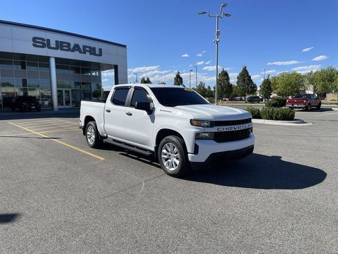 Used 2020 Chevrolet Silverado 1500 Custom w/ Custom 2.7L Value Package AWD/4WD image 2