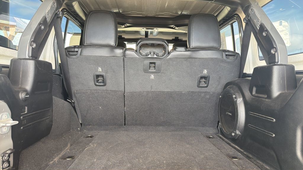 Used 2021 Jeep Wrangler Unlimited Rubicon AWD/4WD image 13
