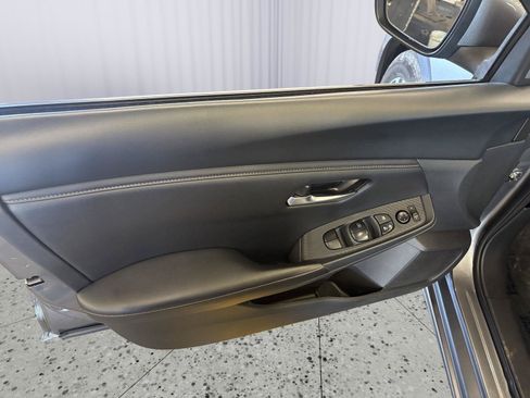 Used 2024 Nissan Sentra SV FWD image 26