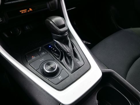 Used 2021 Toyota RAV4 LE image 20