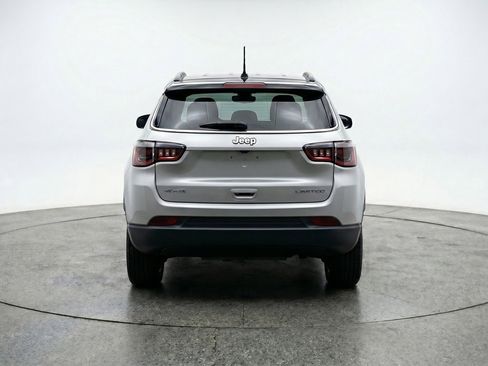 Used 2025 Jeep Compass Limited AWD/4WD image 7