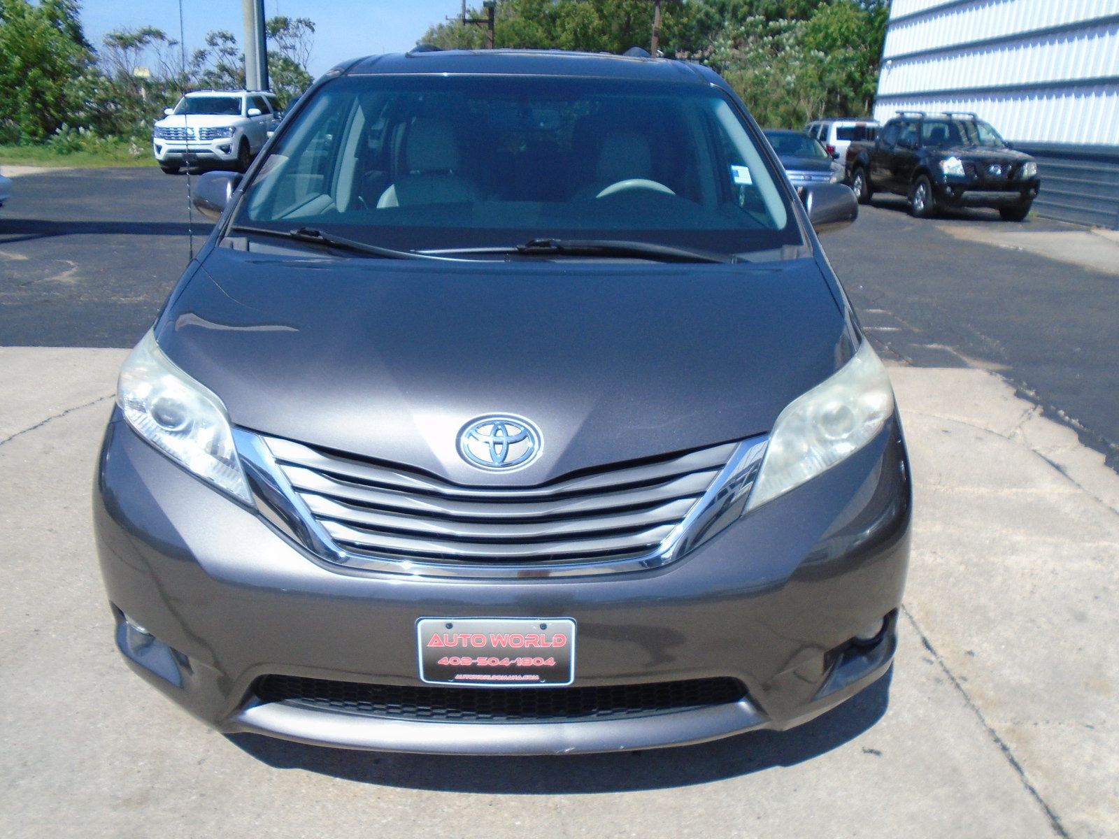 Used 2012 Toyota Sienna XLE AWD/4WD image 7