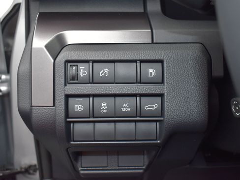 Used 2025 Toyota 4Runner TRD Off-Road Premium AWD/4WD image 17