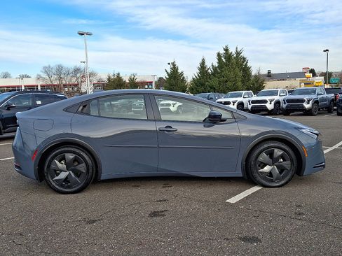 Certified 2025 Toyota Prius Plug-In Hybrid image 7