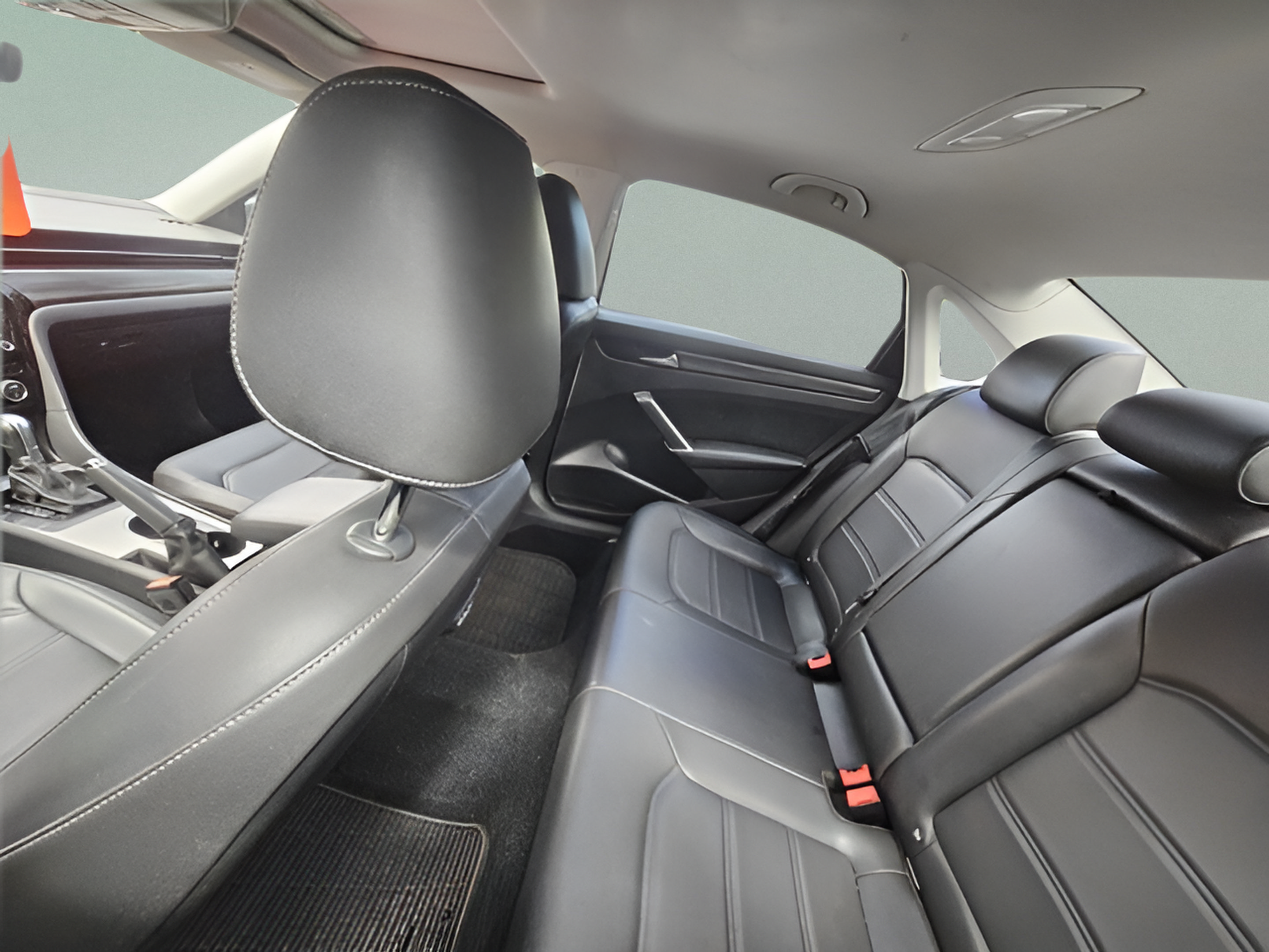 Used 2020 Volkswagen Passat 2.0T R-Line FWD image 6