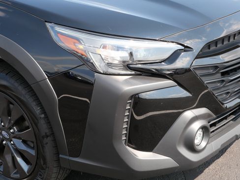 Certified 2025 Subaru Outback Onyx Edition w/ Tech Package 3 AWD/4WD image 16