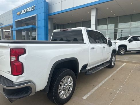 Used 2020 Chevrolet Silverado 2500 LTZ w/ Z71 Off-Road Package AWD/4WD image 4