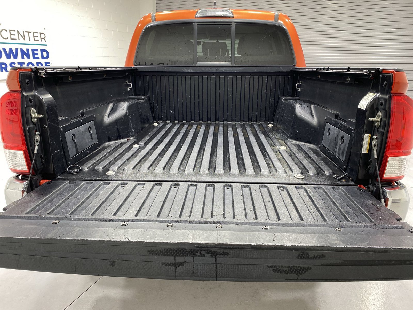 Used 2017 Toyota Tacoma SR5 w/ Tow Package AWD/4WD image 22