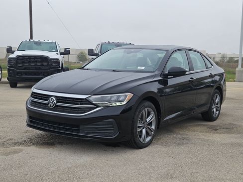 Used 2024 Volkswagen Jetta SE image 7