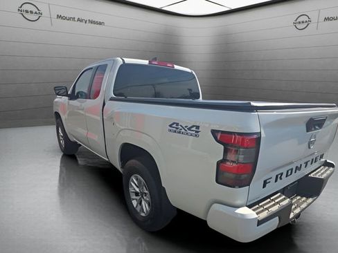 Certified 2024 Nissan Frontier SV image 6