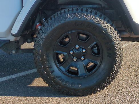 Used 2023 Jeep Gladiator Mojave w/ Cold Weather Group image 26