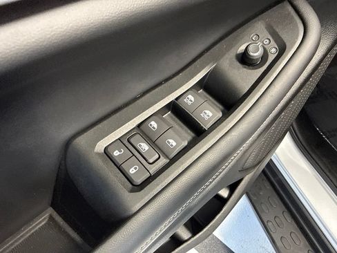 Used 2025 Jeep Grand Cherokee Limited w/ Luxury Tech Group II RWD image 14