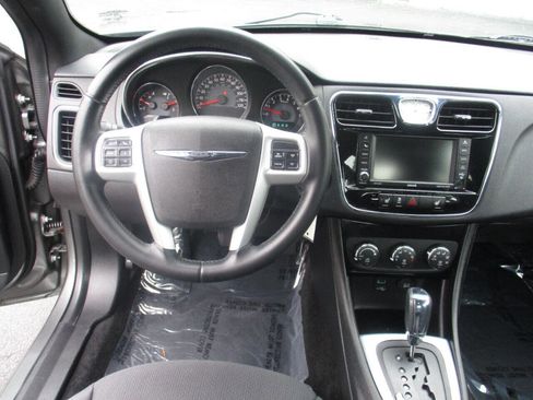 Used 2013 Chrysler 200 Touring w/ Cold Weather Group image 10