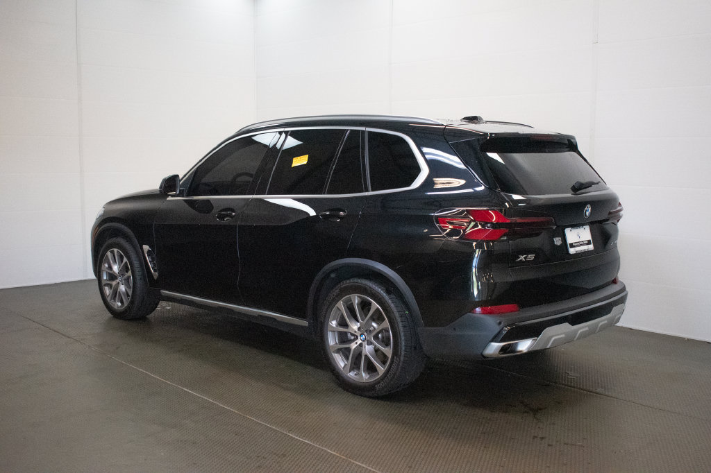 Used 2024 BMW X5 xDrive40i w/ Premium Package AWD/4WD image 6