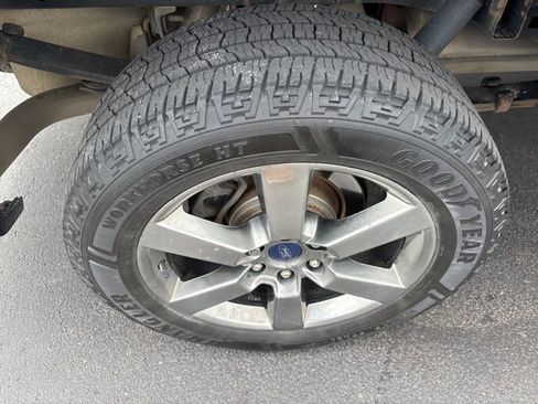 Used 2016 Ford F150 XLT w/ Equipment Group 302A Luxury AWD/4WD image 4