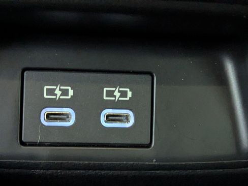 Used 2025 Toyota Corolla LE image 24