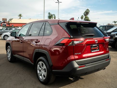 Used 2024 Toyota RAV4 LE image 8