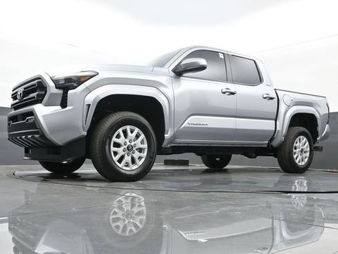 Used 2025 Toyota Tacoma SR5 image 25
