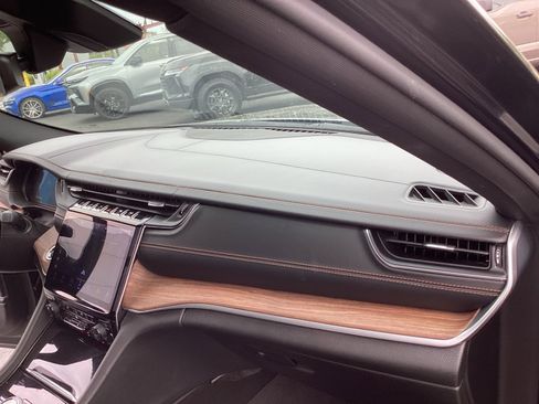 Used 2021 Jeep Grand Cherokee L Summit w/ Luxury Tech Group V image 22