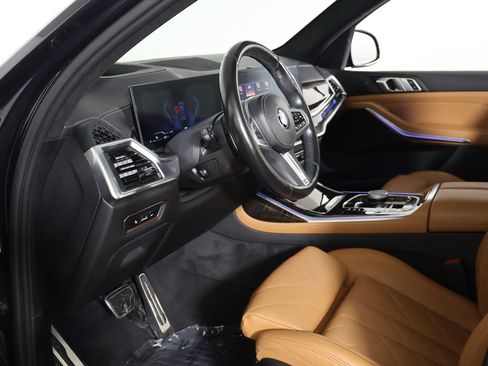 Used 2024 BMW X7 xDrive40i w/ M Sport Package AWD/4WD image 29