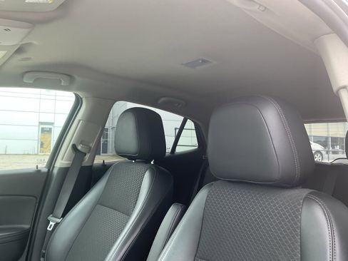 Used 2022 Buick Encore Preferred image 8