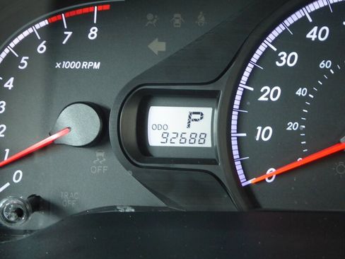 Used 2014 Toyota Sienna LE image 12