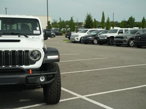 New 2026 Jeep Gladiator Mojave w/ Steel Bumper Group AWD/4WD image 43