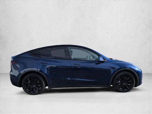 Used 2021 Tesla Model Y Long Range image 4
