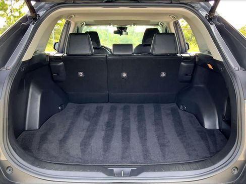 Used 2021 Toyota RAV4 XLE Premium FWD image 34