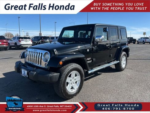 Used 2017 Jeep Wrangler Unlimited Sahara w/ Dual Top Group image 3