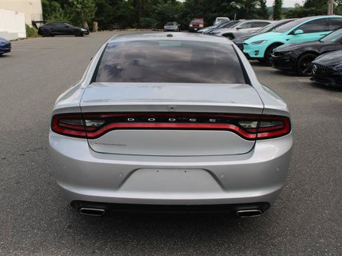 Used 2020 Dodge Charger SXT RWD image 6