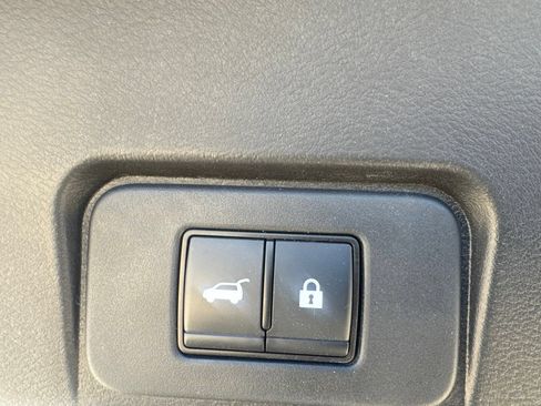 Used 2023 Nissan Rogue SV w/ SV Premium B Package FWD image 32