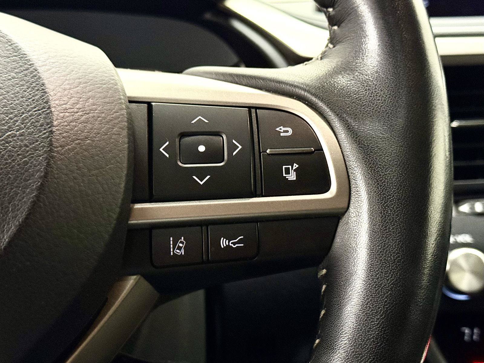 Used 2020 Lexus RX 450h AWD w/ Premium Package image 23