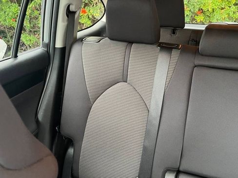Used 2025 Toyota Highlander LE FWD image 38