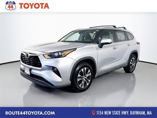Used 2023 Toyota Highlander XLE FWD video 1