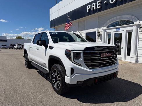 Certified 2025 GMC Sierra 1500 AT4 w/ AT4 Premium Package AWD/4WD image 3