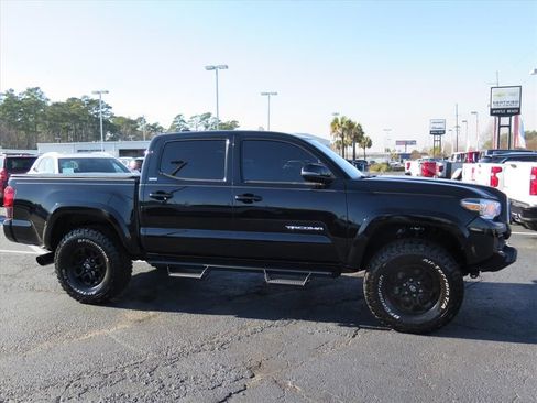 Used 2022 Toyota Tacoma image 2