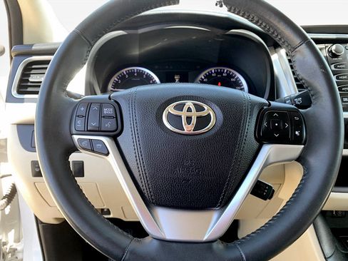 Used 2016 Toyota Highlander Limited AWD/4WD image 18