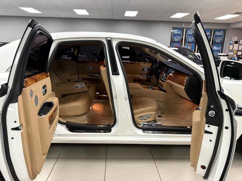 Used 2011 Rolls-Royce Ghost Sedan image 14