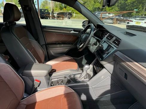 Used 2022 Volkswagen Tiguan SEL R-Line AWD/4WD image 90