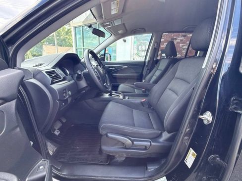 Used 2018 Honda Ridgeline Sport image 11