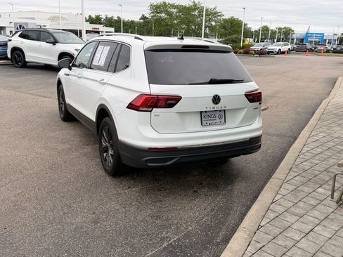 Certified 2024 Volkswagen Tiguan SE AWD/4WD image 4