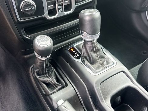 Used 2023 Jeep Wrangler Unlimited Sahara w/ Cold Weather Group AWD/4WD image 18